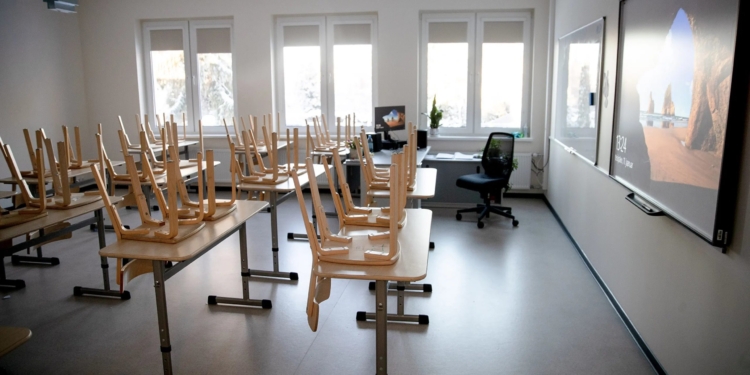 У Латвії 29 вчителів звільнили за недостатнє знання латиської мови