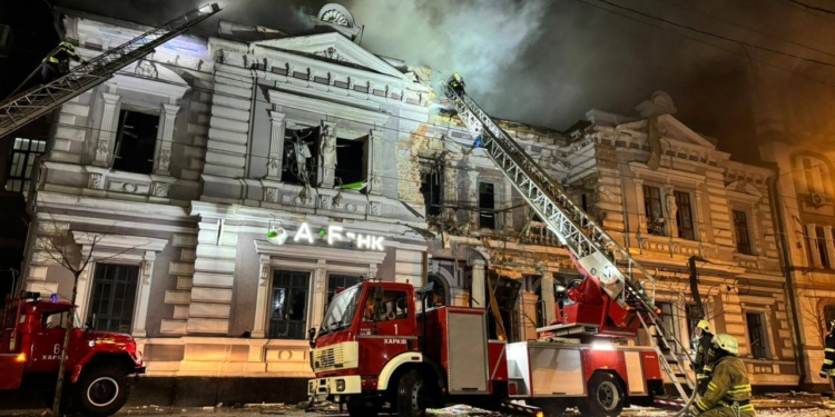 Ворог вночі атакував Харків – вразив кафе, житлові будинки, офіси (ФОТО)