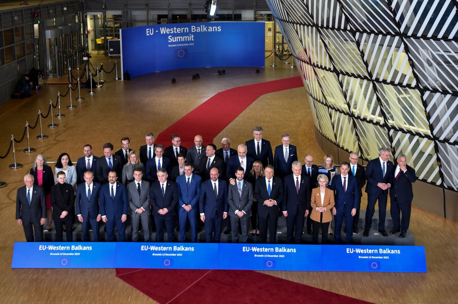 В Брюсселі прийняли рішення про початок переговорів з Україною про вступ в ЄС