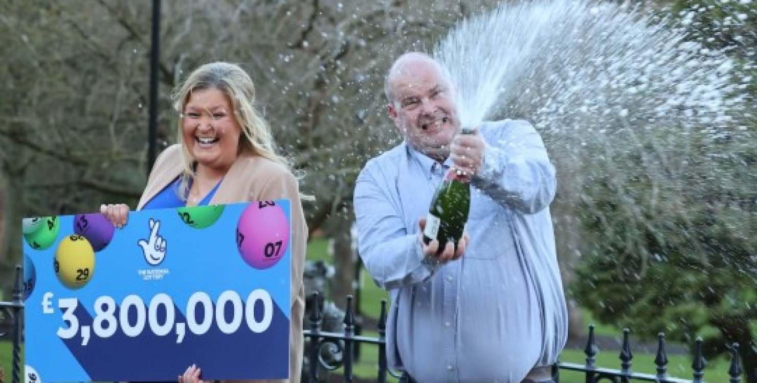 Водій служби доставки виграв майже $5 млн., але роботу не кинув (ФОТО)