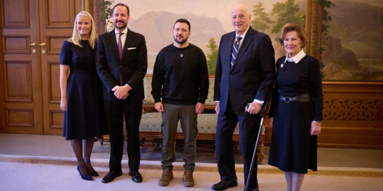 Зеленський зустрівся з королем Норвегії Гаральдом V і членами королівської родини (ФОТО, ВІДЕО)