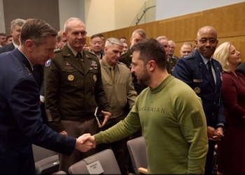 Зеленський у Вашингтоні намагається переконати Конгрес схвалити допомогу Україні, однак єдності серед американських законодавців немає, – Голос Америки (ВІДЕО)