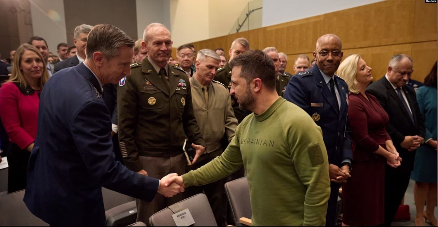 Зеленський у Вашингтоні намагається переконати Конгрес схвалити допомогу Україні, однак єдності серед американських законодавців немає, – Голос Америки (ВІДЕО)