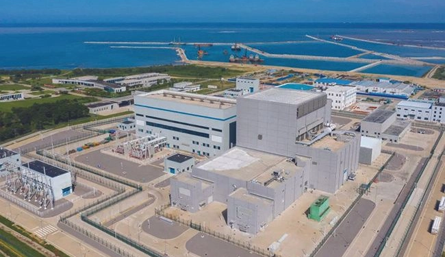 Китай ввів в експлуатацію першу у світі АЕС 4-го покоління