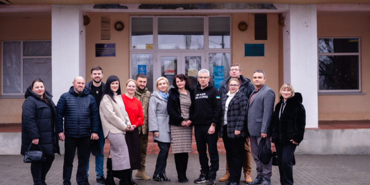 В єдиній вцілілій школі Снігурівки на Миколаївщині благодійники облаштували укриття