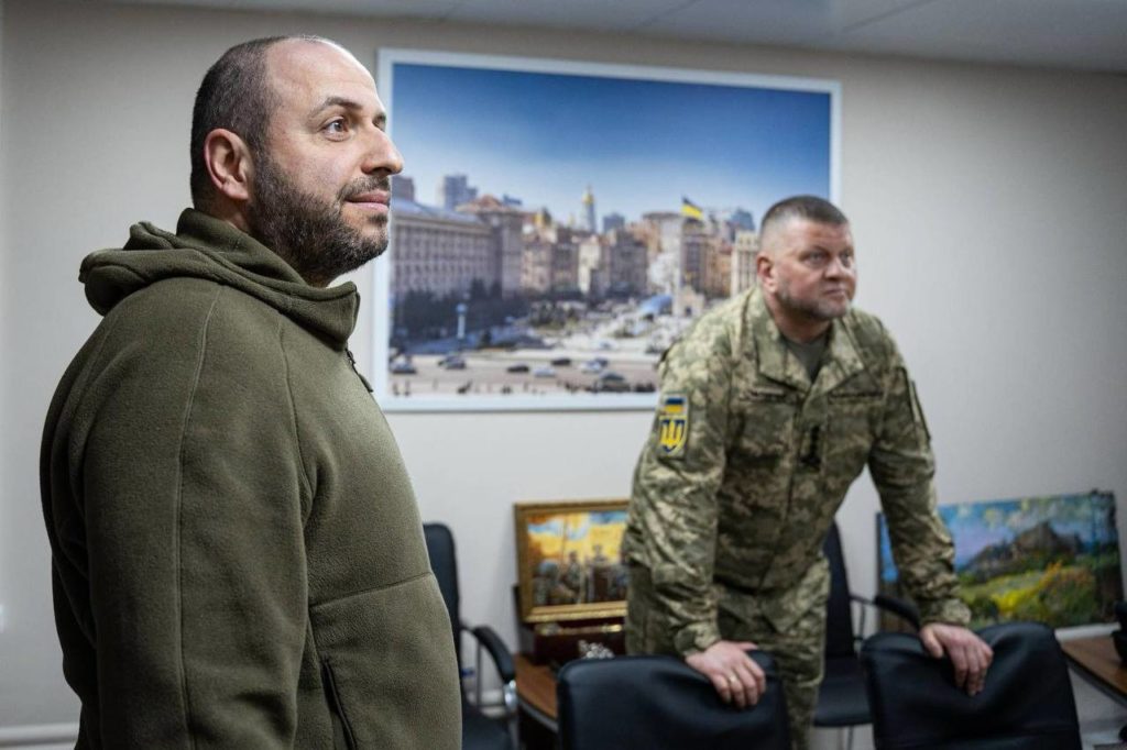 Міністр оборони та Головнокомандувач ЗСУ відвідали позиції воїнів на Східному напрямку – щоб привітати з Днем Сухопутних військ і вручити нагороди (ФОТО) 4