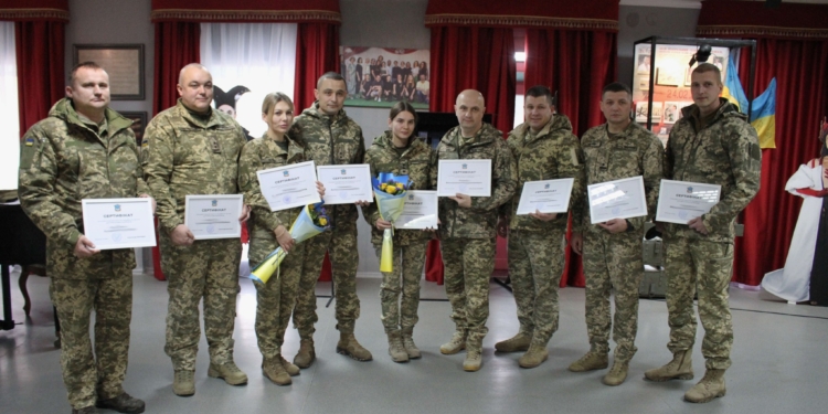 У Миколаєві черговій групі військових вручили сертифікати на придбання квартир (ФОТО)