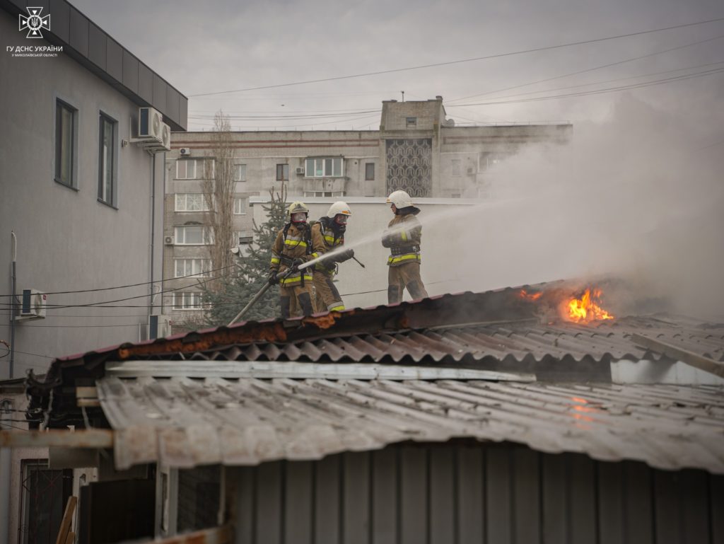 Ранкова пожежа у Миколаєві – врятовано 71-річну жінку (ФОТО, ВІДЕО) 6