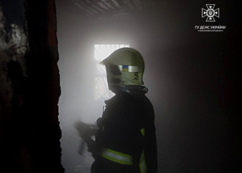 У Миколаєві на пожежах загинув 40-річний чоловік, ще одного чоловіка врятували вогнеборці (ФОТО)