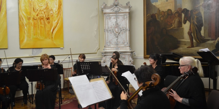 Не тільки, картини, а й музика: «Ars–Nova» дала концерт у Миколаївському художньому музеї ім.Верещагіна (ФОТО)