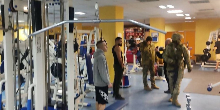 В Ужгороді воєнкомати проводять рейди а спортзалах. Далі Буковель? (ФОТО)