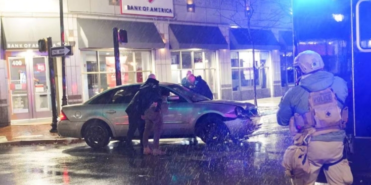 В США невідоме авто врізалось в кортеж Байдена (ФОТО)