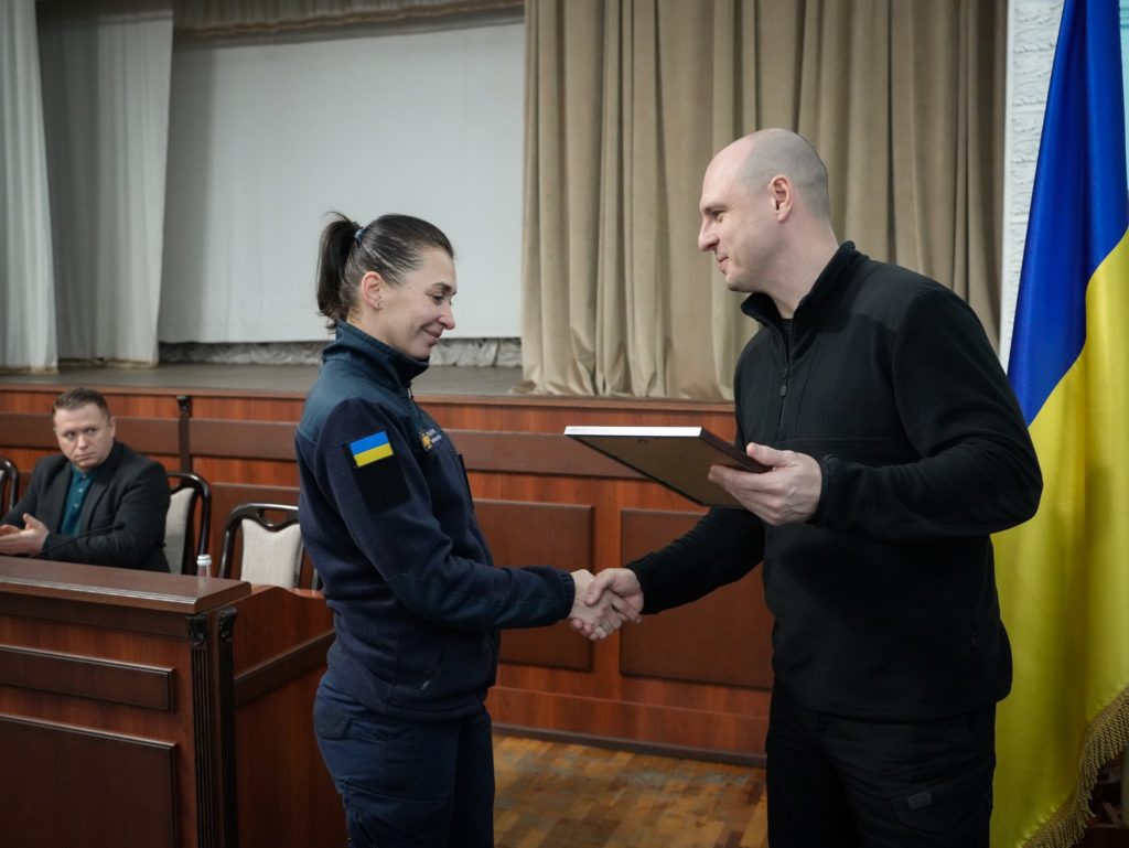 Піротехніків та фельдшерів ДСНС нагороджено за внесок у розмінування територій Миколаївської області (ФОТО, ВІДЕО) 9