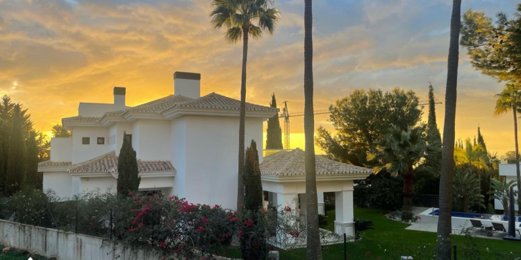 ДБР провело обшук в Іспанії – на віллі і в офісі колишнього одеського воєнкома (ФОТО, ВІДЕО)