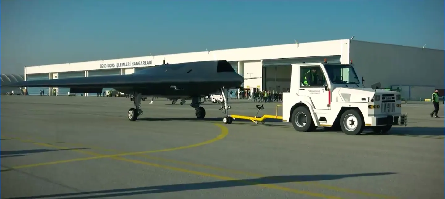 Новий турецький ударний дрон Anka III показав себе в польоті. Що він може (ВІДЕО)