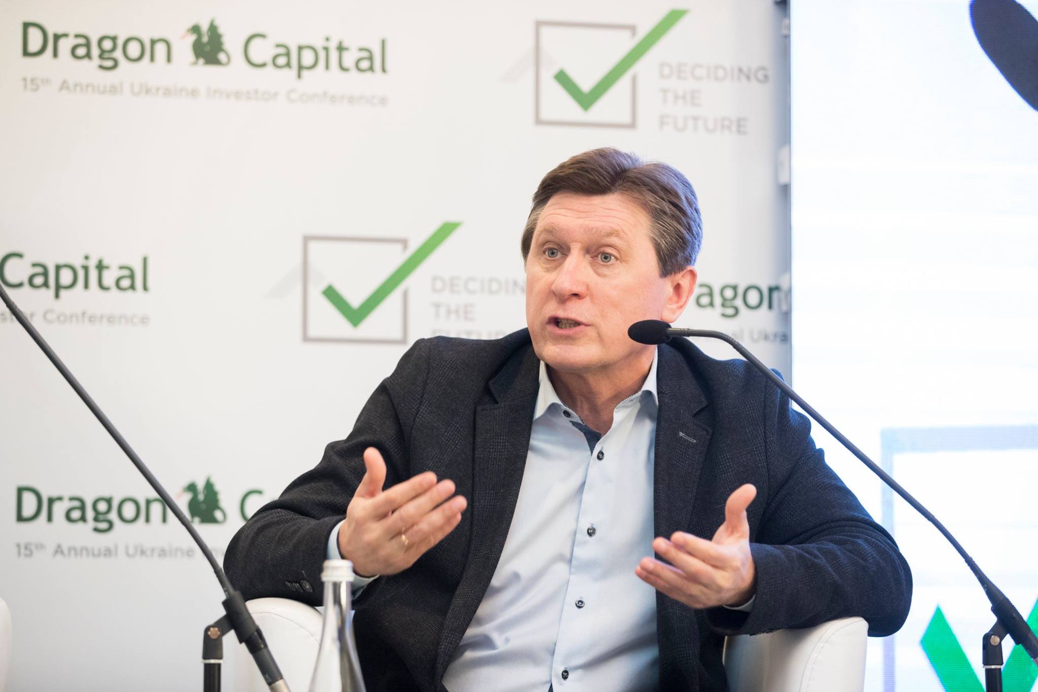 Зараз нам всім треба заспокоїтись. Зеленському і Залужному, Порошенко і Кличко, політичним діячам, їх прихильникам і противникам, нервовим депутатам, – Фесенко