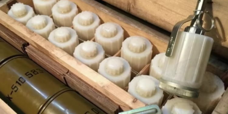 Загарбникам вдалося просунутися у західній частині Кринок – вони використовують сльозогінний газ