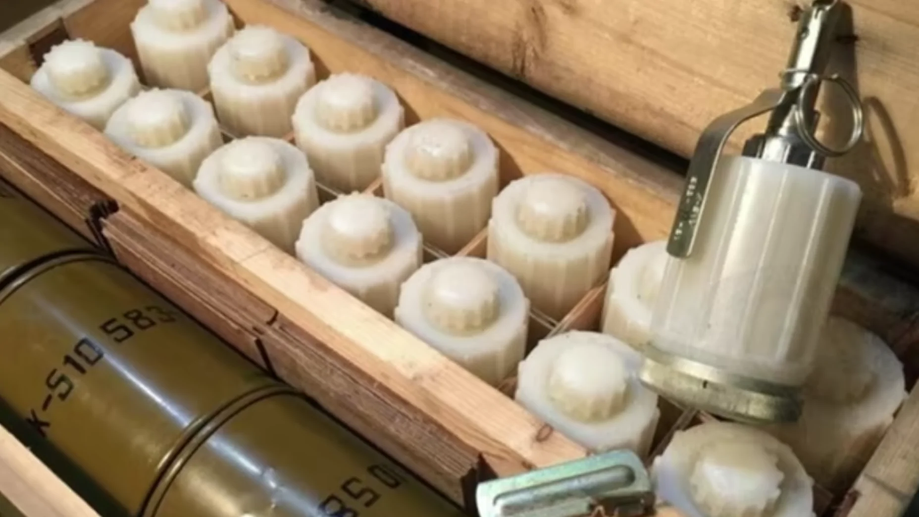 Загарбникам вдалося просунутися у західній частині Кринок – вони використовують сльозогінний газ