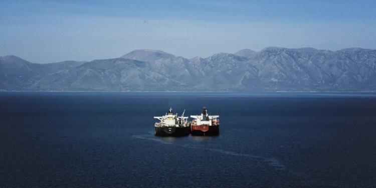 Повний санкційний провал. Доходи РФ від продажу нафти перевищили довоєнні і склали в жовтні $11,3 млрд.