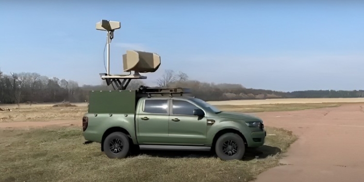 Міноборони показало мобільний «окопний РЕБ» – “бере” всі типи ворожих БПЛА (ФОТО)