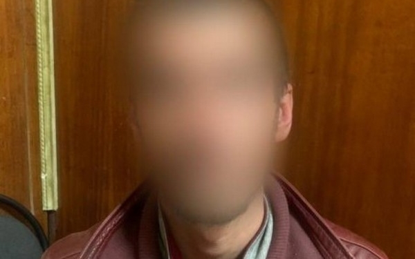 У Миколаєві поліцейські затримали чоловіка, який «підрізав» свого товариша по чарці