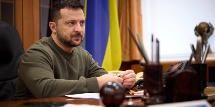 Нідерланди прийняли рішення розпочати підготовку перших F-16 для передачі Україні – Зеленський