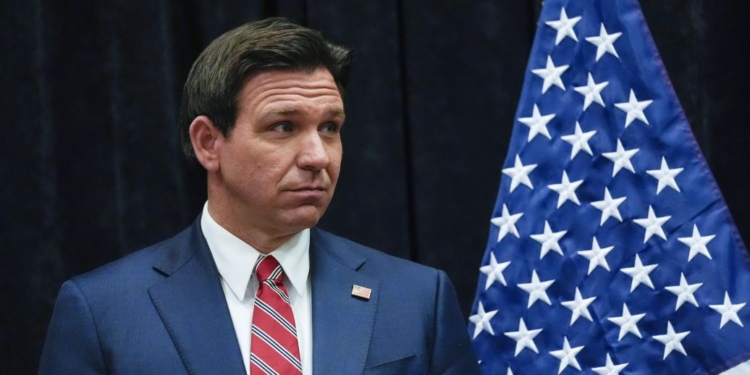 Головний конкурент Трампа вийшов з передвиборчих перегонів