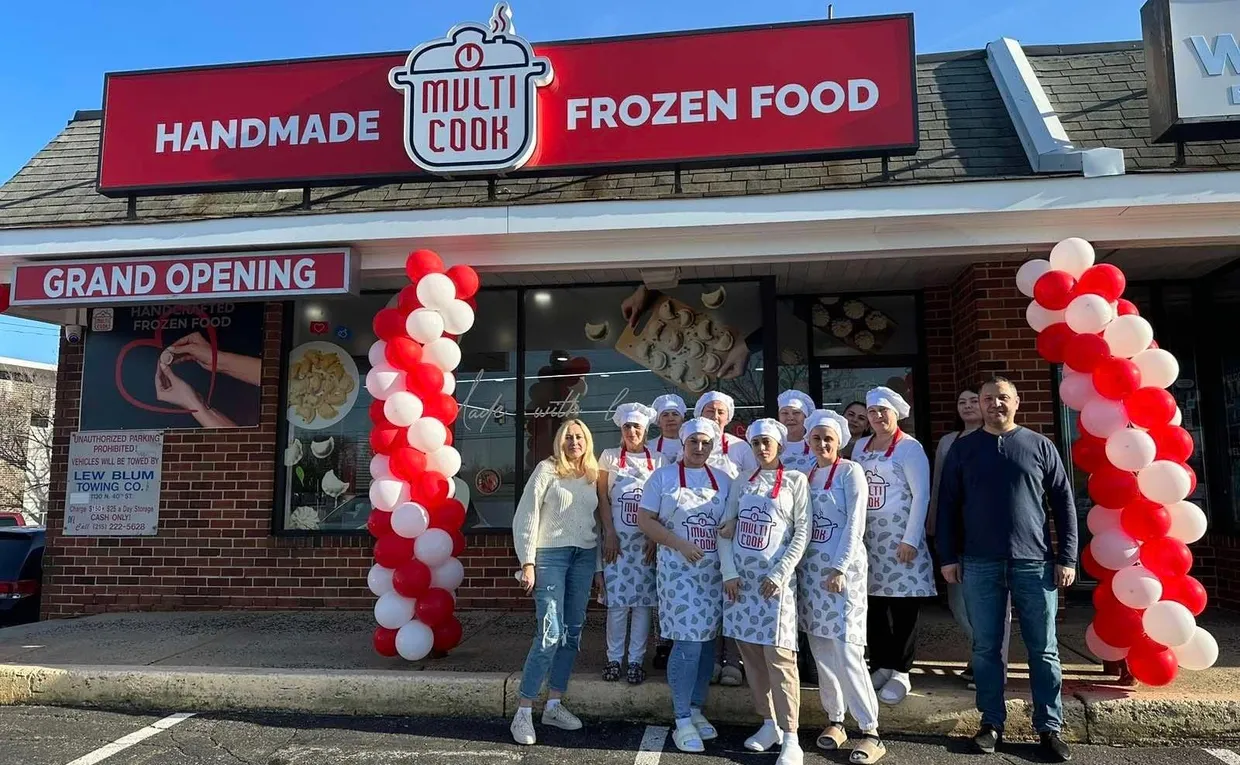 “Галя Балувана” дісталася до США і зупинилася у Філадельфії (ФОТО)