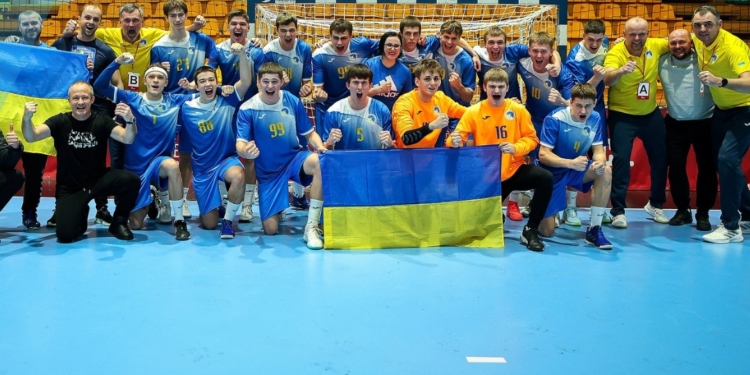 Юнацька збірна України з гандболу вперше за останніх 27 років завоювала путівку до фіналу чемпіонату Європи U-18