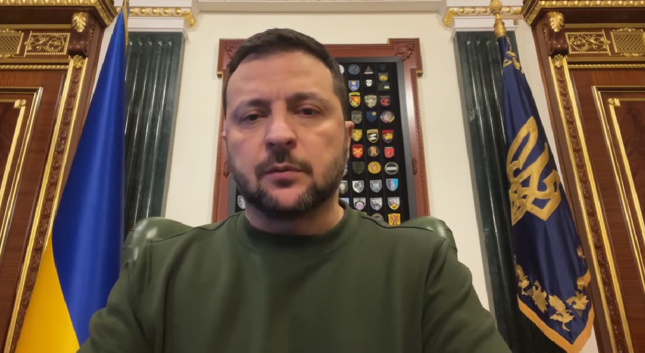 «45 людей постраждали, четверо загинули внаслідок ранкової атаки. Терорист повинен платити» – звернення Зеленського (ВІДЕО)