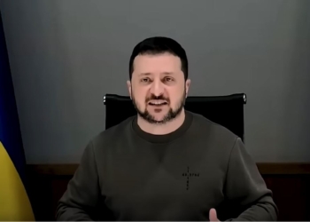 “Путін відчуває кров, він відчуває свою силу. І він з’їсть вас на вечерю з усіма вашими ЄС, НАТО, свободою і демократією”, – розлючений Зеленський в The Economist (ВІДЕО)