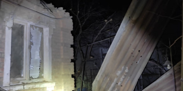 На Дніпропетровщині внаслідок нічної атаки пошкоджені гімназія, 13 приватних будинків, 2 гаражі, газогони і електромережі