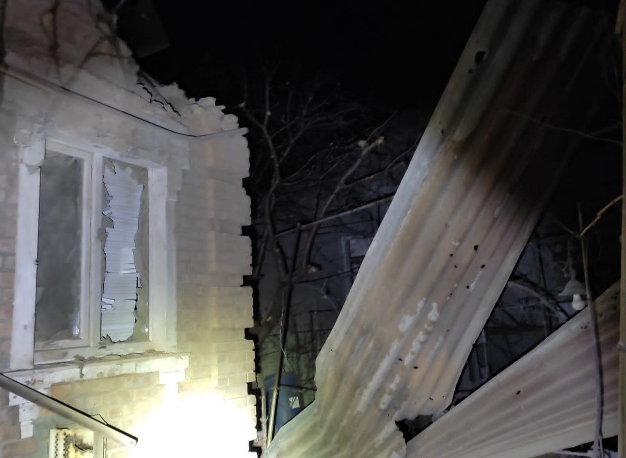 На Дніпропетровщині внаслідок нічної атаки пошкоджені гімназія, 13 приватних будинків, 2 гаражі, газогони і електромережі