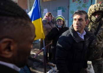 Прем’єр Британії Ріші Сунак приїхав до Києва, де оголосить про черговий транш для військової підтримки України у розмірі 2,5 млрд фунтів стерлінгів