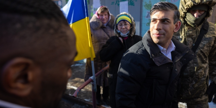 Прем’єр Британії Ріші Сунак приїхав до Києва, де оголосить про черговий транш для військової підтримки України у розмірі 2,5 млрд фунтів стерлінгів