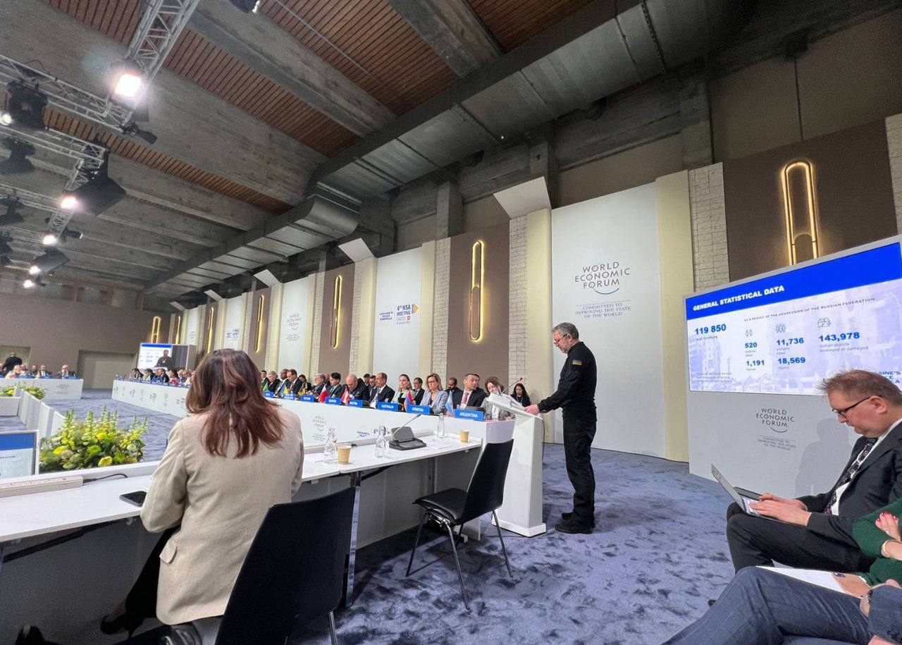 Вже 77 російських військових, які вчинили воєнні злочини в Україні, отримали вироки – Генпрокурор України в Давосі