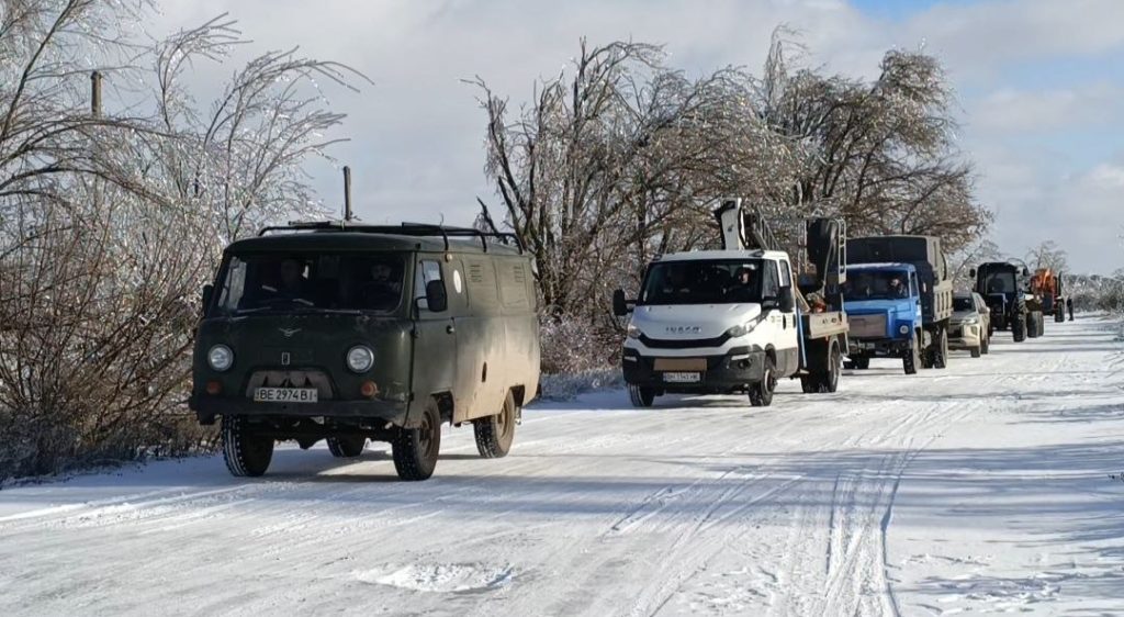 На Миколаївщині енергетики заживили всі населені пункти, знеструмлені внаслідок негоди: в яких умовах доводилось працювати (ФОТО) 1