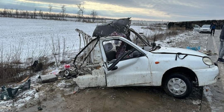 На Миколаївщині – знов летальна ДТП: загинули водій та пасажирка (ФОТО)