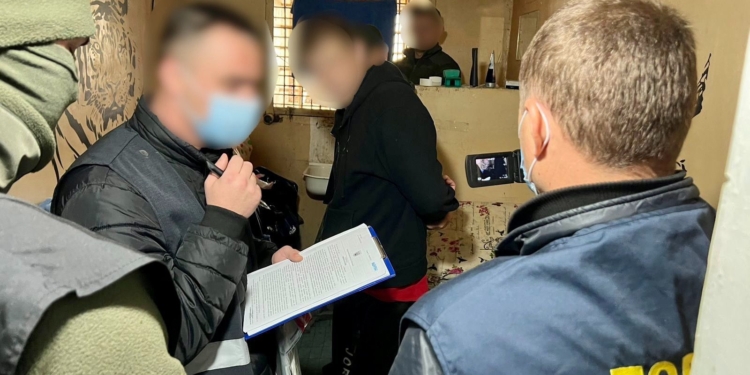 Миколаївські слідчі завершили розслідування щодо «смотрящих» та організацію «сходки» у місцях позбавлення волі