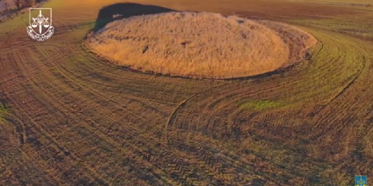 На Миколаївщині за позовами прокуратури повернуто у державну власність чотири кургани епохи пізньої бронзи та раннього заліза (ВІДЕО)