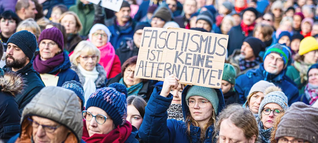 «Фашизм не є альтернативою»: близько 250 тисяч людей в Німеччині вийшли проти AfD (ВІДЕО)