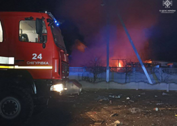 На Миколаївщині вогнеборці вночі ліквідували пожежу, спричинену ворожою дроновою атакою, – подробиці від ДСНС