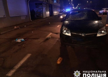 В Миколаєві Gelly збив дідуся з онуком, обидва в лікарні (ФОТО)