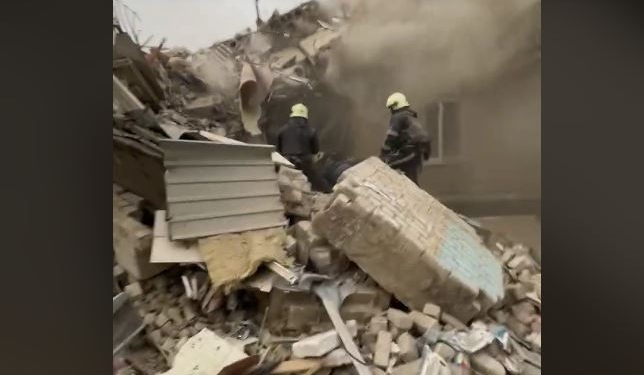 Жахливі наслідки ракетного удару по Харкову (ВІДЕО)