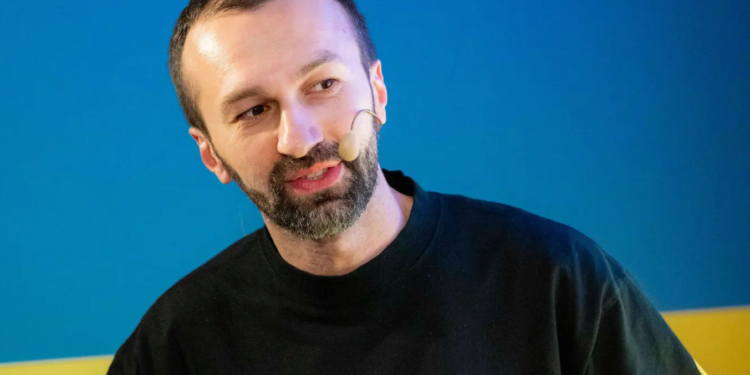 Сергій Лещенко: “Країни, що приймають біженців, повинні припинити їх утримувати, щоб українці повернулися додому”