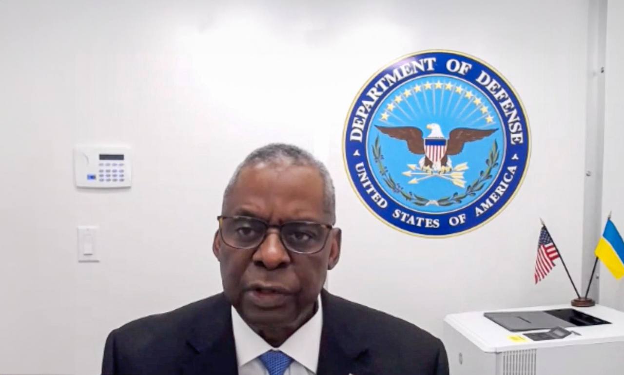 «Всю надану зброю Україна використовує для захисту від російської агресії» – Ллойд Остін під час онлайн-засідання «Рамштайн»