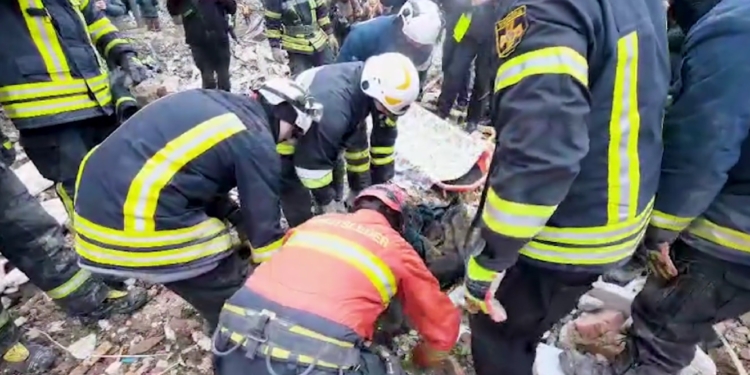 Кількість жертв вчорашньої ракетної атаки по Харкову зросла до 10 (ВІДЕО)