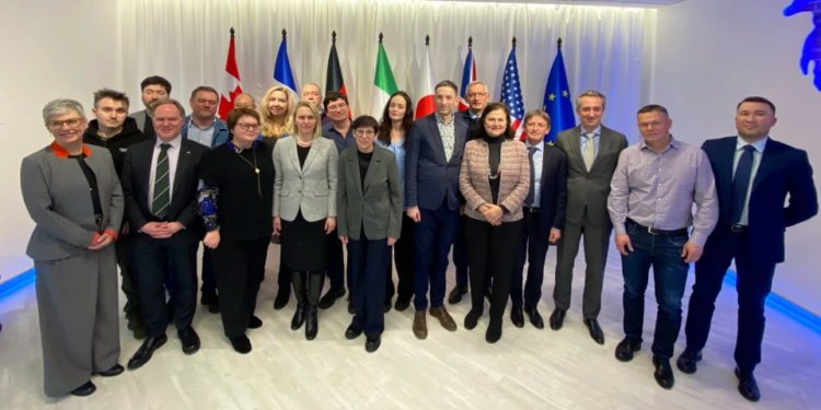 Українські медійники поскаржилися Групі послів G7 на тиск та дискредитацію незалежних журналістів