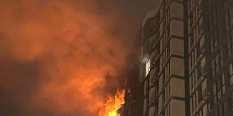 В Одесі вибухи – пожежа багатоповерхівки внаслідок прильоту (ФОТО)