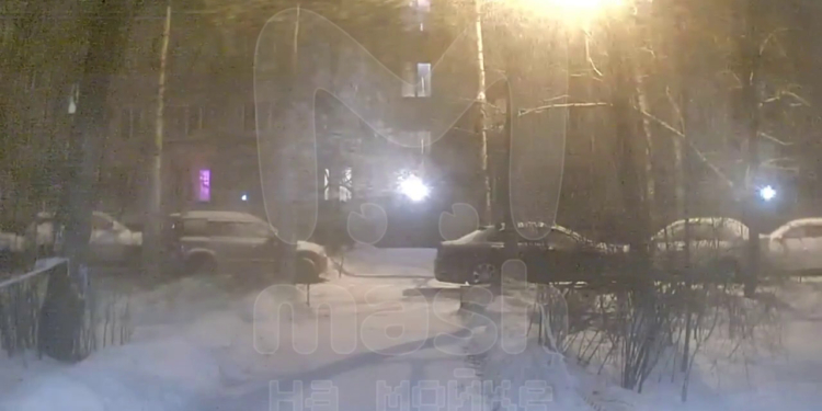 Невідомі дрони атакували Санкт-Петербург – один впав на “Невський мазут” (ВІДЕО)